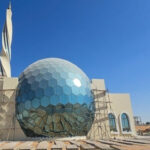 ساخت مسجد گنبدی شکل شیشه‌‌ای در امارات