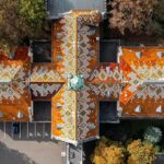 شاهکار معماری و رنگ در بوداپست؛ سقف‌های رنگارنگ پایتخت مجارستان از نمای بالا (تصویری)